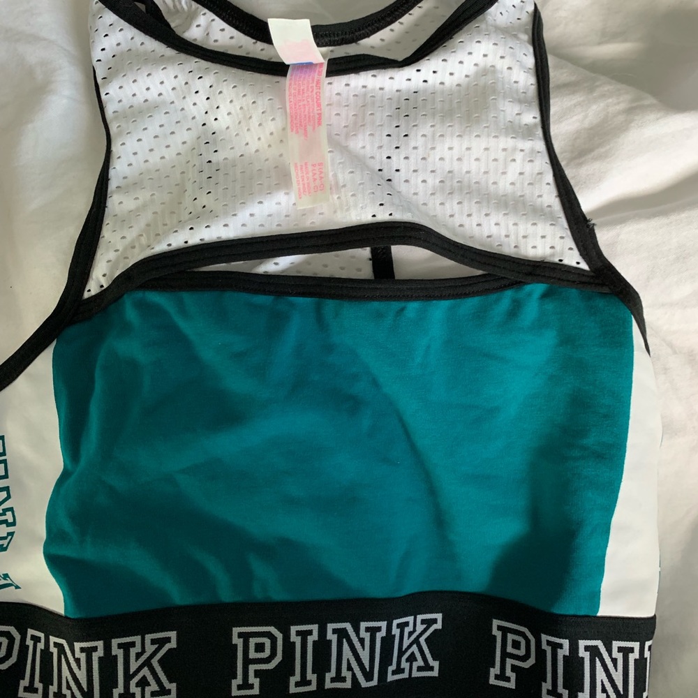 sports bra